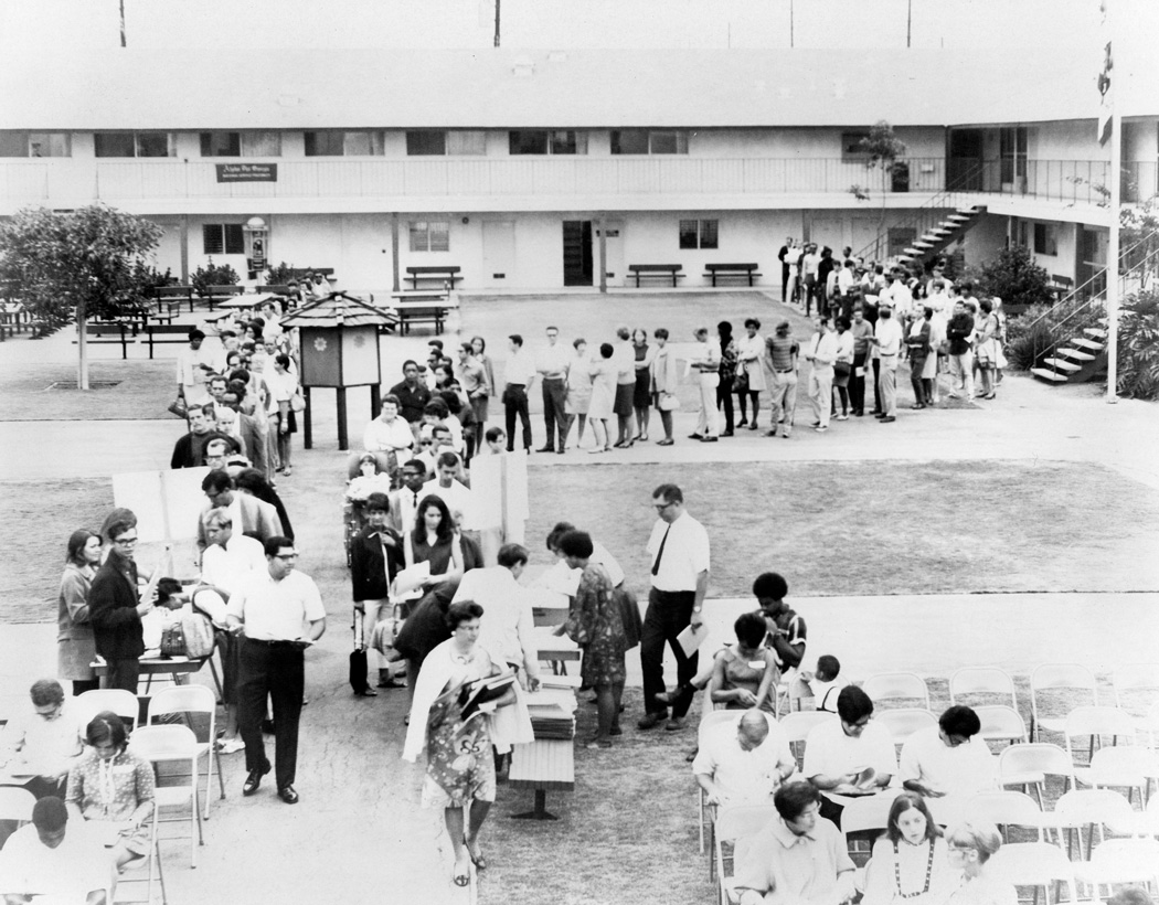 Fall Registration 1968. Watt Campus