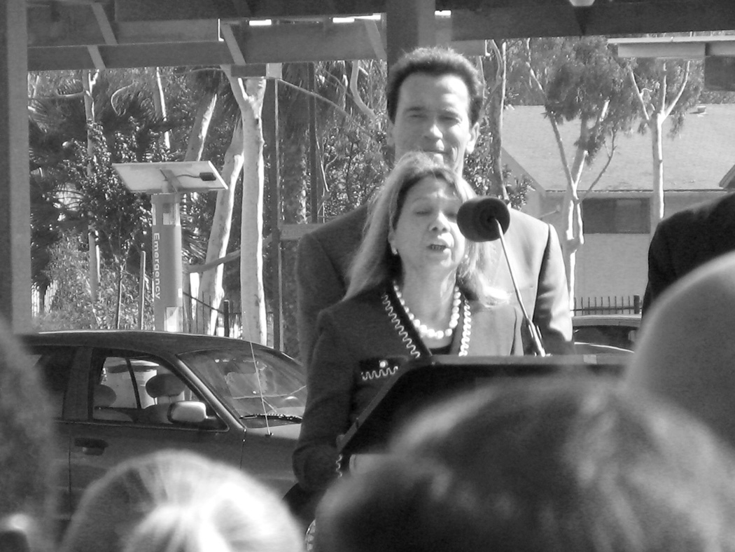 President Mildred Garcia and Governor Arnold Schwarzenegger at CSUDH, 2008
